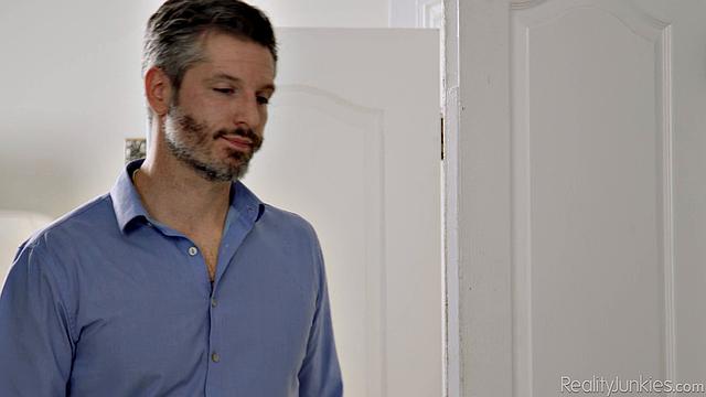 Free Use Families Scene 2 - Seduce