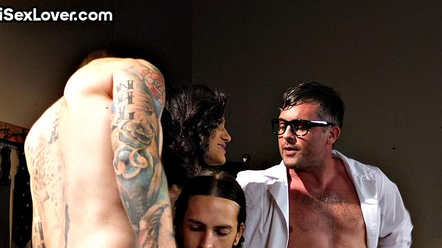 Bisex babe in stockings facesitting and riding in 3some