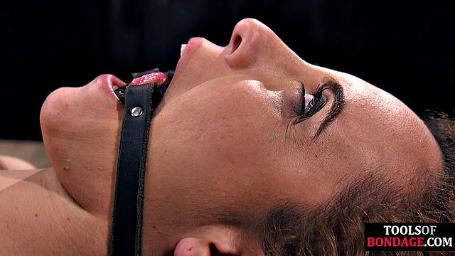 Squirting blonde babe roughly toyed