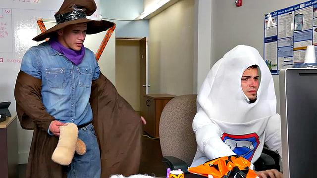 Watch as amateur in uniform tattoos & barebacks tiny cock at the office