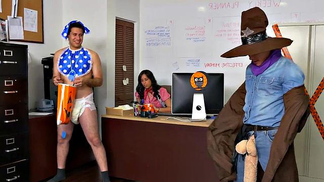 Watch as amateur in uniform tattoos & barebacks tiny cock at the office