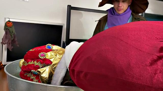 Watch as amateur in uniform tattoos & barebacks tiny cock at the office