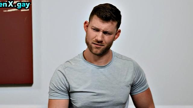 Skinny twink in manly 3some with gaydaddy top