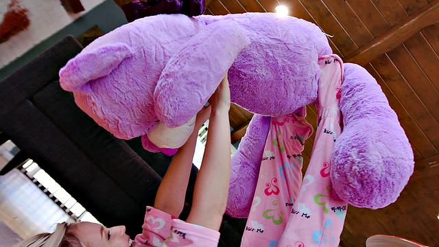 Tiny Play Pussy Time