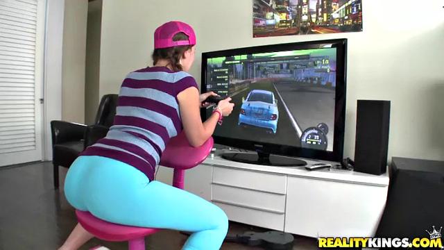 Leggings-wearing babe in reverse cowgirl gets her tight bald pussy drilled by a lucky guy