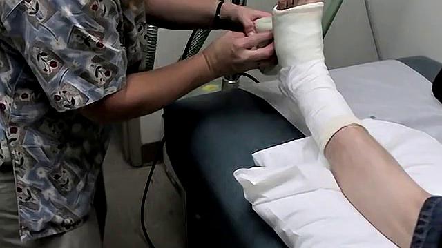 Evan Heinze Gets Foot Cast with Ian Madrox
