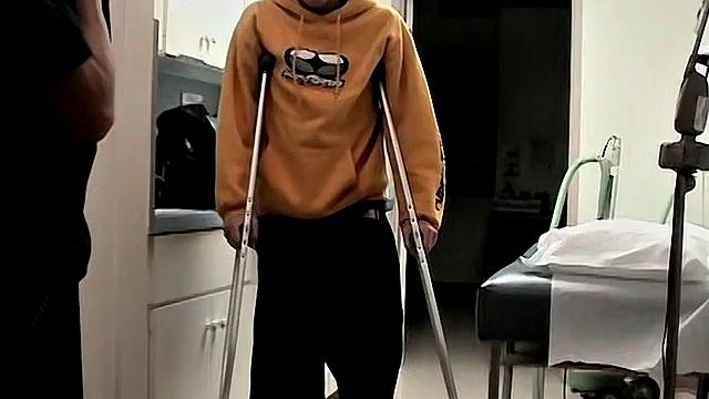 Evan Heinze Gets Foot Cast with Ian Madrox