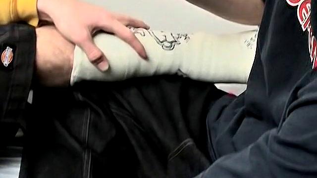 Evan Heinze Gets Foot Cast with Ian Madrox