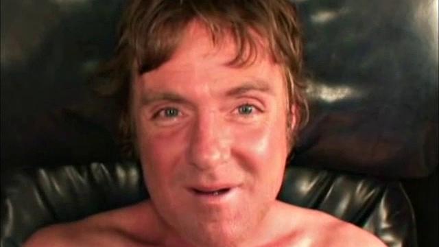 Джимми давно понял: рука вернее любой жены