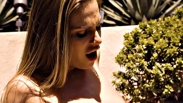 DADDY4K. Fragile belle and muscular dad have an affair by the pool