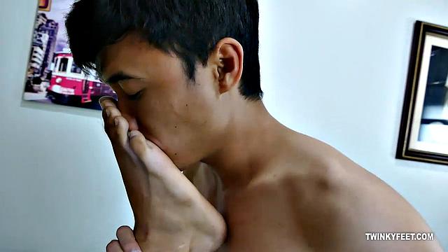 Feet Fun with Kenny and Andrew