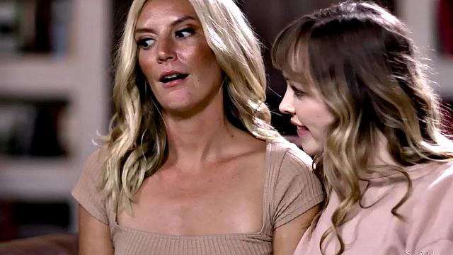 Lesbian beauties love playing with pussies while fingering