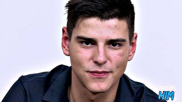 Cute twunk bouncing on lucky dude