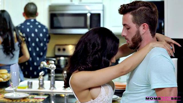 Share with Mommy - S7:E8