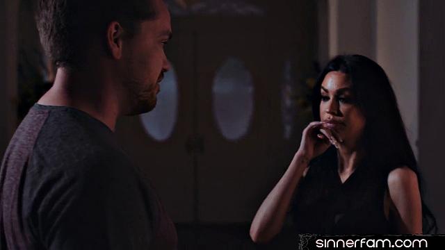 Pretty beautyful stepmom cockbouncing