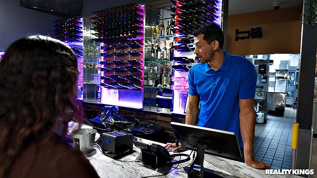 Pizza Delivery Study Break