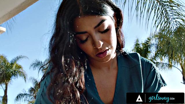 GIRLSWAY - Petite Vanna Bardot Gets Oiled By Resort Masseuse Jasmine Sherni - SPANISH SUBTITLES