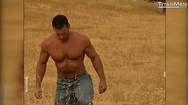 плохие парни жёстко меряются властью и страстью ночью