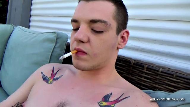 Watch Ryan Fields stroke and give himself a sticky facial