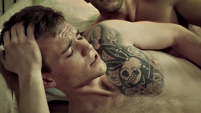 Bizarre stepbro barebacked in the asshole by athletic jock