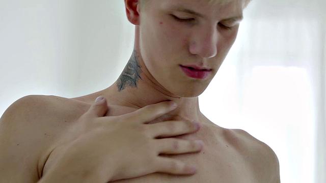 Slim stud jerking thick cock after teasing his body