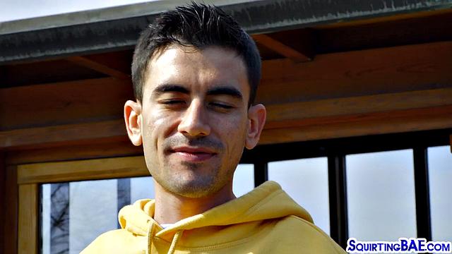 BBL squirting babes in threesome