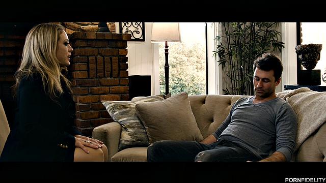 Сексапильная терапевтка соблазняет пациента и получает по полной