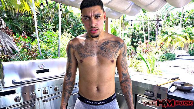 Ремонтник без трусов: работа по дому заканчивается минетом