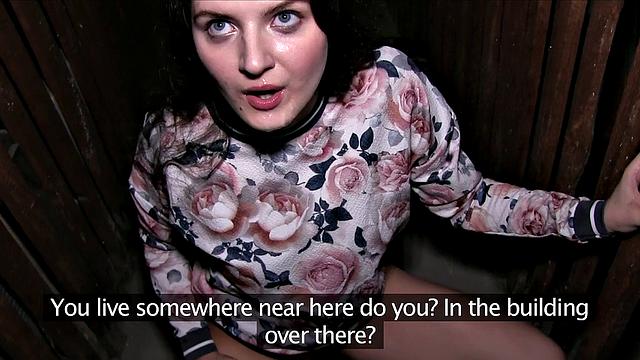 смотри как итальянка трахается на публике в белье