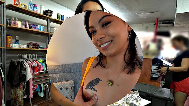 Waitress POV - Iliana WitDaPlays - Fiesta With A Freak