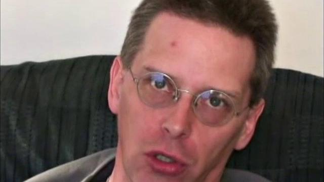 Alex has just completed a year in prison. He is a friend of Danny's.