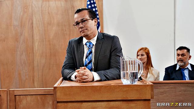 зрелая блондинка устраивает жёсткий групповуху с присяжными перед тюрьмой