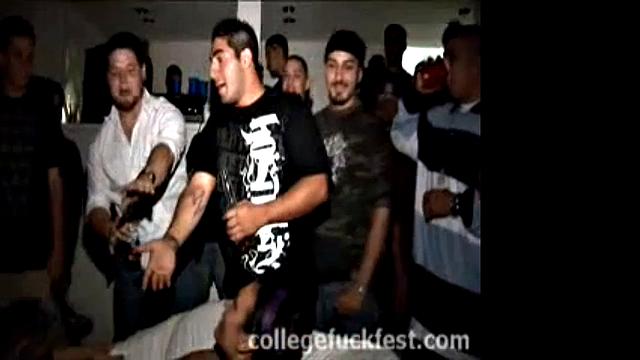 Студентки разогнались и лижут друг другу до оргазма