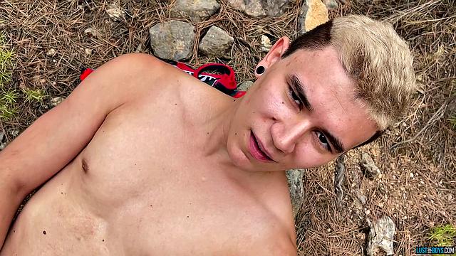 Inquisitive Amateur Guy Playing with His Dick - Sam Carter