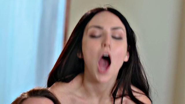 Adult Time - Teen Besties Jade Baker And Aidra Fox Try Swapping Stepmoms In Foursome!