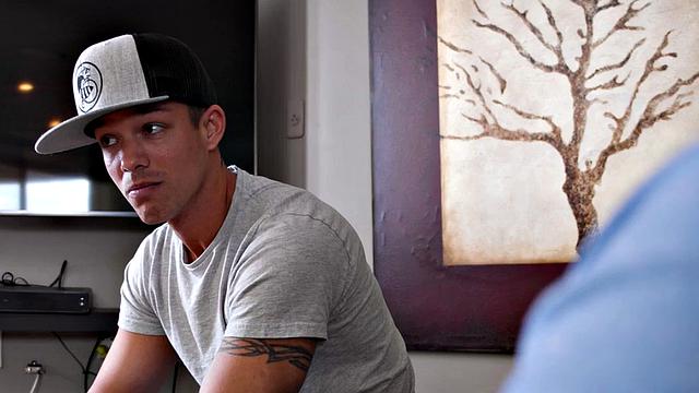 Nerdy jock fucked bareback after declaring love