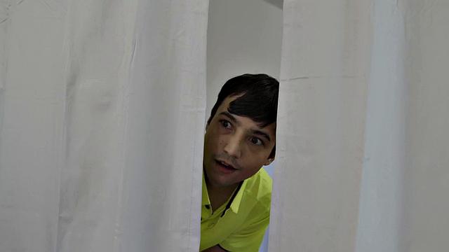 Inked ebony cougar sharing cock in threesome