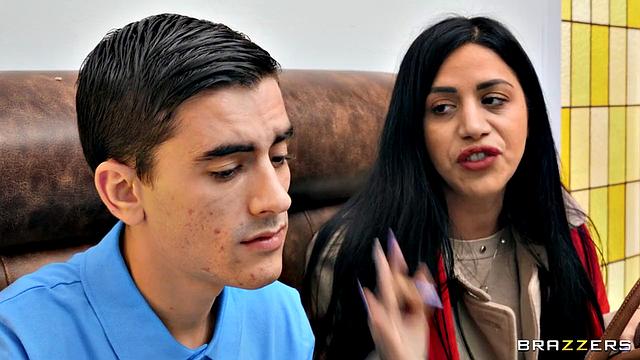 Sofia Uncages Jordi's Cock