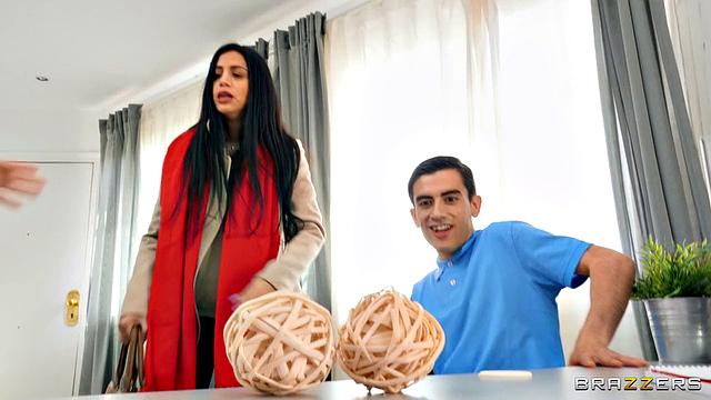 Sofia Uncages Jordi's Cock