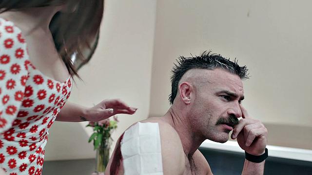 Kiara Edwards - Muffstache