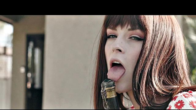 Kiara Edwards - Muffstache