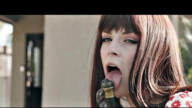 Kiara Edwards - Muffstache