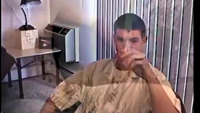 Любитель жарко отсасывает зрелому медвежонку и доводит до оргазма