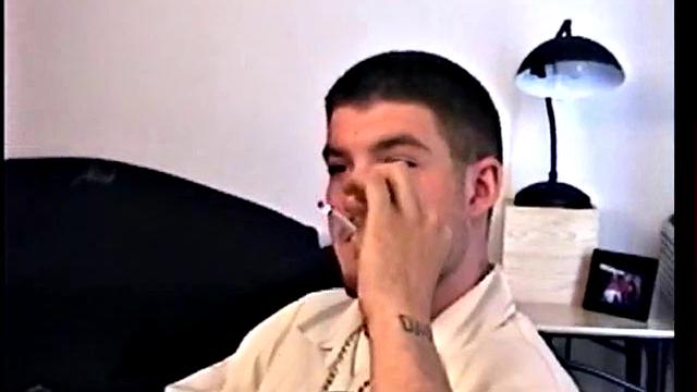 Любитель жарко отсасывает зрелому медвежонку и доводит до оргазма