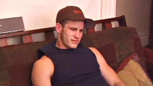 скейтер кайлер дрочит после каталки