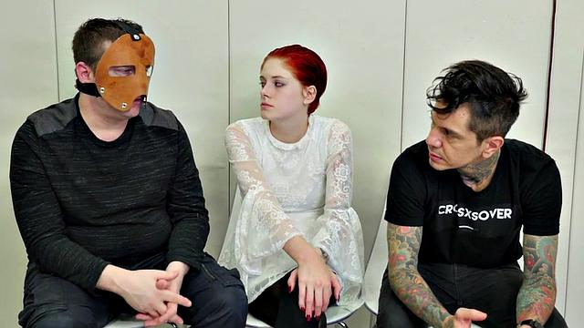 Bdsm slut gives sloppy head