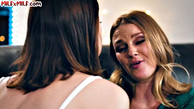 Stunning lesbians scissoring