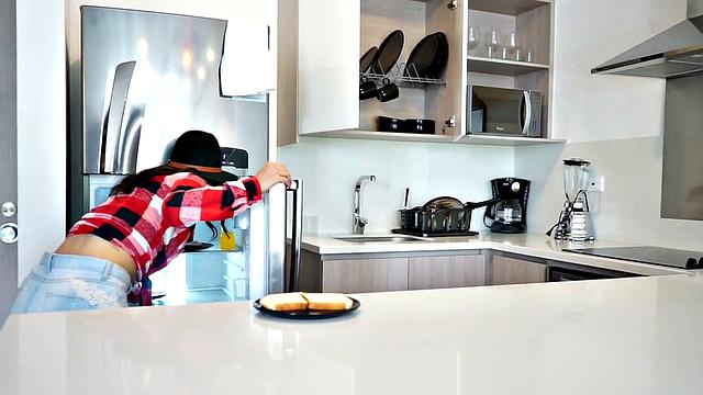 Ham And Pussy Slamwich