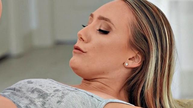 Tattooed cutie squirts before getting her trimmed pussy drilled and mouth fed