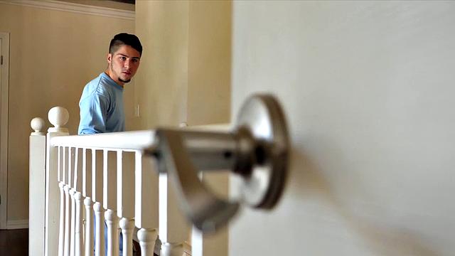 Brandii takes a shower with her best friend
